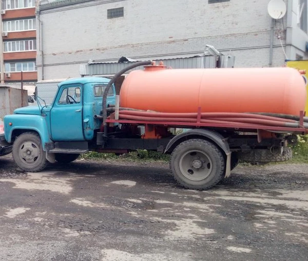 Фото Откачка сливных ям, выкачка выгребных ям, Ассенизатор