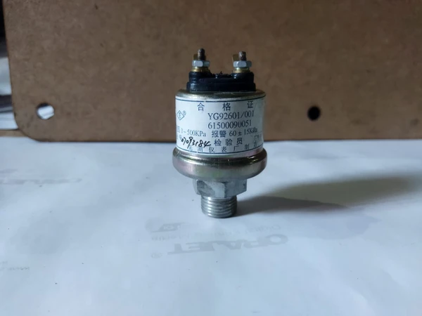 Фото Датчик давления масла 61500090051