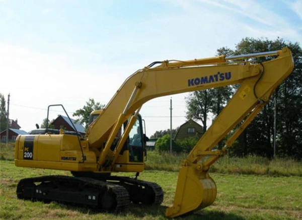 Фото Сдаю в аренду экскаватор Komatsu PC200-8M0 в Курске