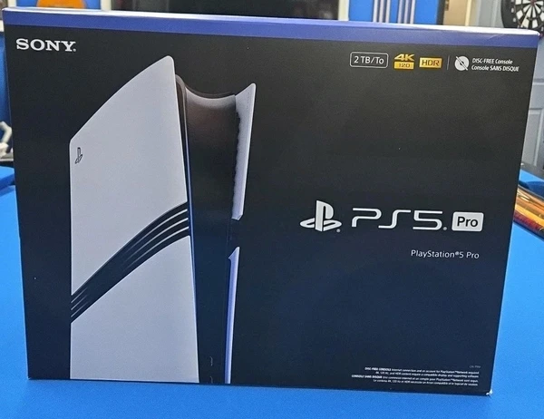 Фото Продается игровая консоль Sony PlayStation 5 Pro (PS5 Pro) 2 ТБ + 2 контроллера DualSense