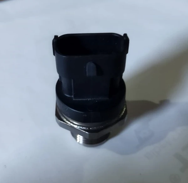 Фото Датчик на рампу (612630080038-0281002937)