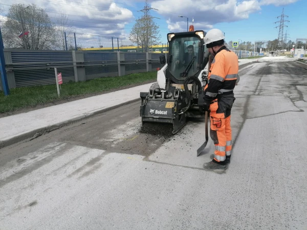 Фото Аренда мини-погрузчика bobcat S650HF с дорожной фрезой