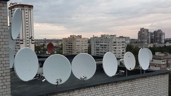 Фото Монтаж антенн эфирного и спутникового ТВ