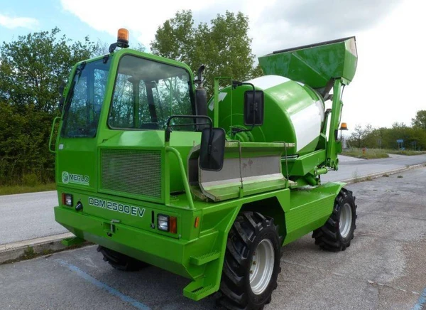 Фото Merlo DBM 2500 EV