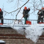 Фото №3 Очистка кровли от снега, наледи, сосулек