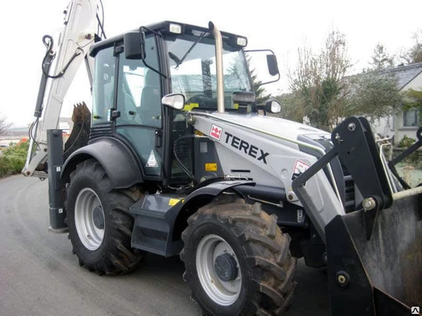 Фото Экскаватор-погрузчик с вилами TEREX