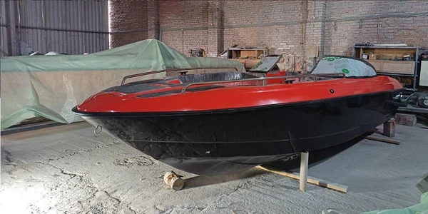 Фото Лодка Максимус - 750, быстрая, пластиковая для коммерческого использования.