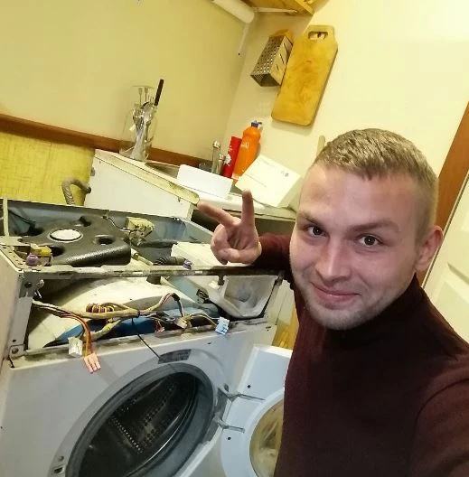 Фото Инженер по ремонту стиральных машин