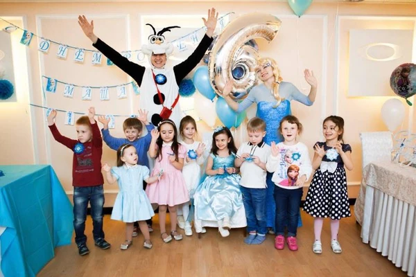 Фото Аниматоры+ Шоу программы .Дед мороз и снегурочка в школу!