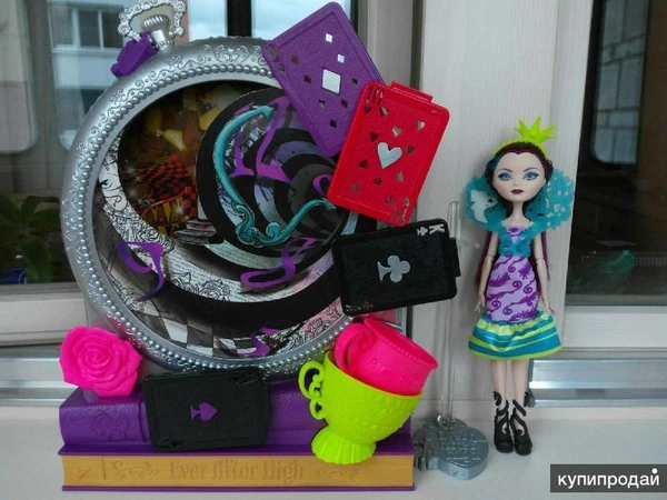 Фото Игровой набор Ever After High Дорога в Страну Чудес Рейвен Квин