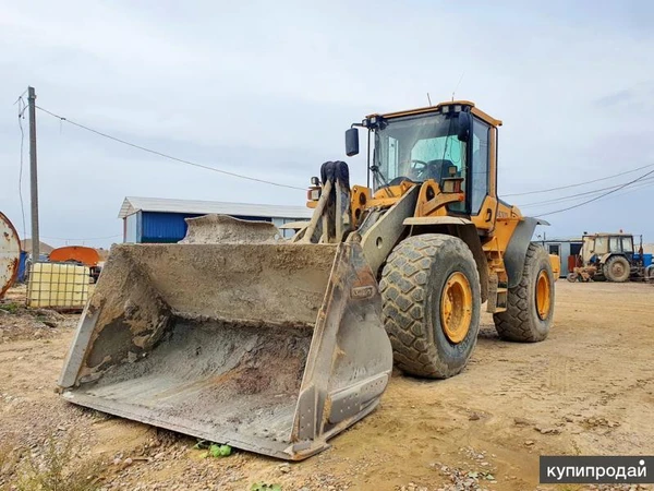 Фото Volvo L120F б/у карьерный погрузчик фронтальный 4 куба