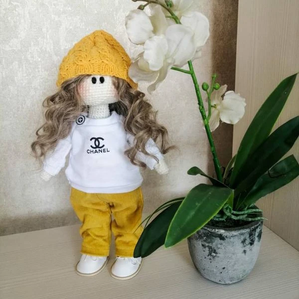 Фото Вязаная интерьерная кукла 