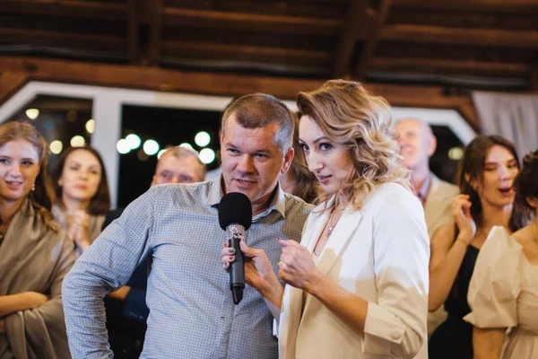 Фото Ведущая праздников