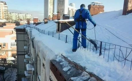 Фото Чистка снега и вывоз на утилизацию.