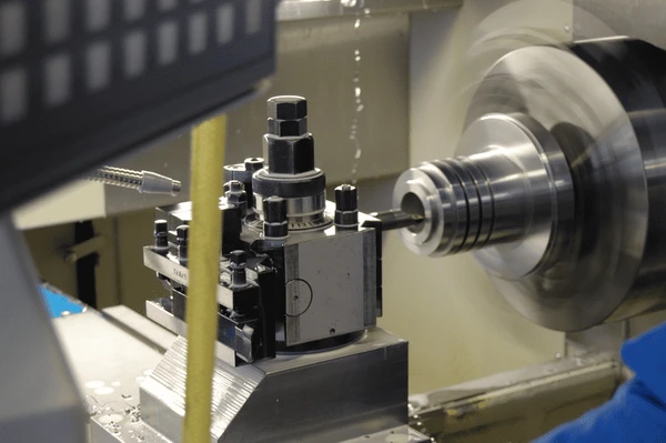 Фото Резьбонарезка. Нарезка резьбы внутренняя и наружная.