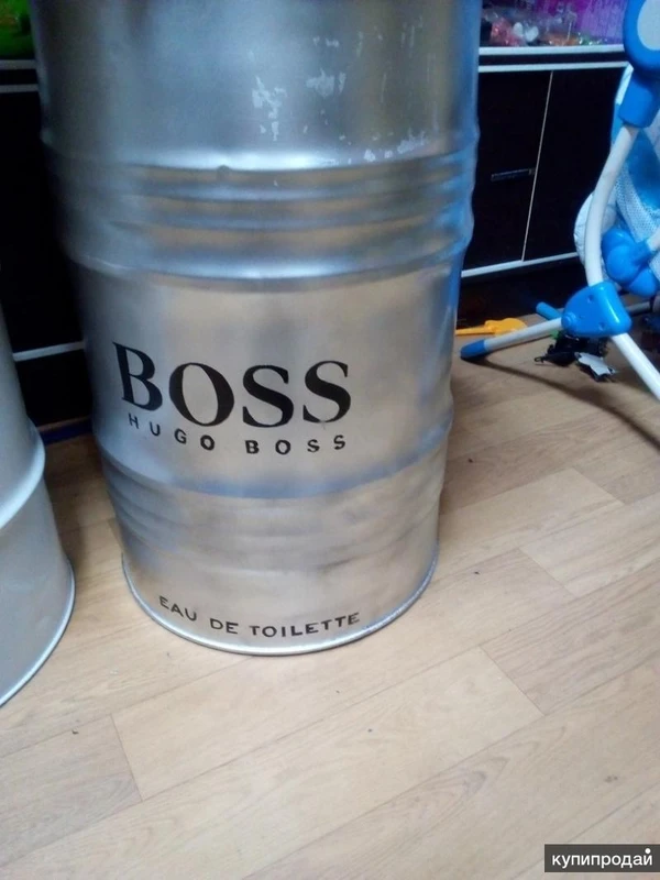 Фото Продается бочка металлическая 60 л с дизайном "Hugo Boss"