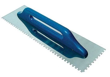 Фото Гладилка зубчатая 130х480 мм (нержавеющая сталь, деревянная ручка, зуб 6х6, 8х8, 10х10 мм), &amp;quot;РемоКолор professional&amp;quot;