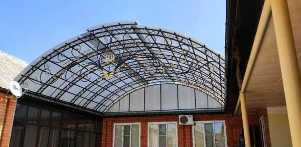 Фото Навес из поликарбоната