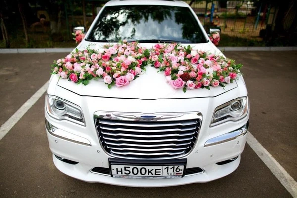 Фото Украшение свадебного авто