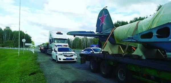 Фото Перевозки негабаритных грузов по РФ / Аренда трала