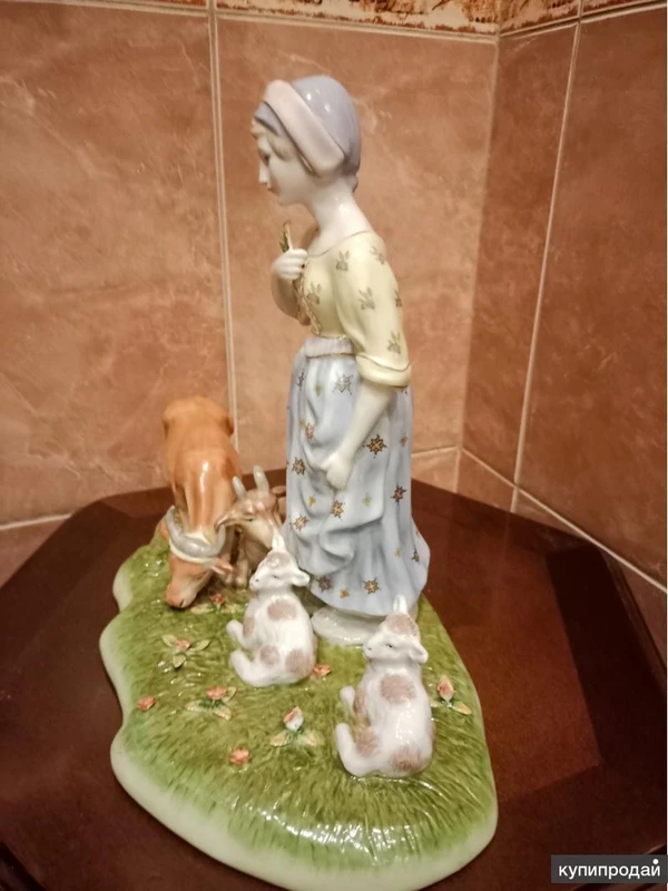 Фото Статуэтка фарфоровая 29х31 см Германия