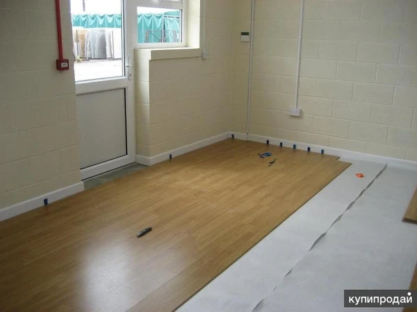 Фото Косметический ремонт квартир. Укладка ламината и др. напольных покрытий. Плинтус