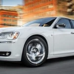 Фото №2 Прокат авто на свадьбу Chrysler 300 Restyle 2013