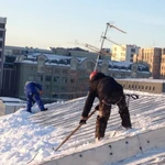 Уборка снега с крыш и территорий. Вывоз снега