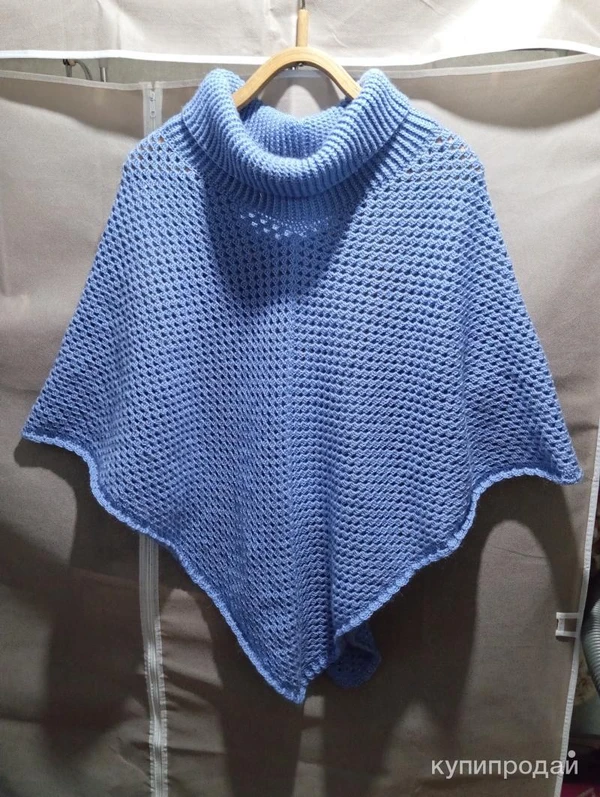 Фото Пончо ручной вязки крючком