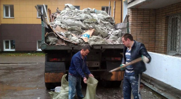 Фото Вывоз мусора строительного и бытового