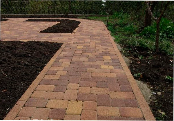Фото Укладка тротуарной плитки