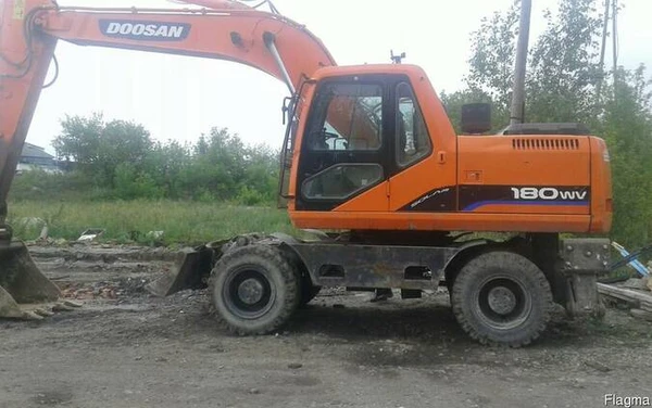 Фото Аренда колесного экскаватора: Doosan 180