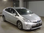 фото Лифтбек гибрид Toyota Prius PHV кузов ZVW35 модификация G гв 2012