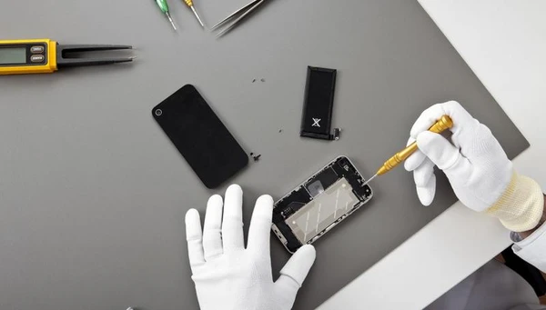 Фото Ремонт iPhone от 15 минут!