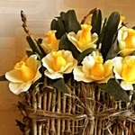 Цветочные композиции из гофрированной бумаги