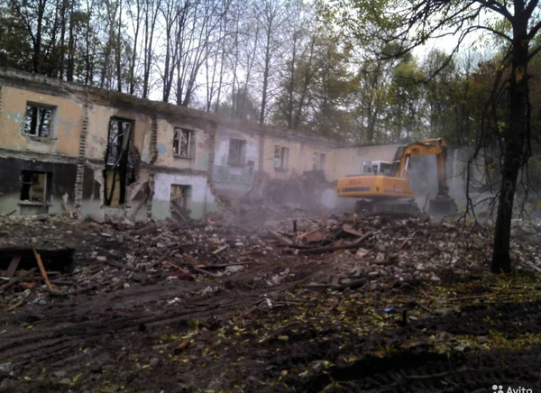 Фото Демонтаж, разбор домов, зданий