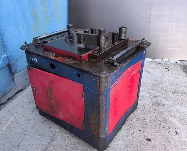 Фото Станок для гибки арматуры Vektor GW40 с доводчиком