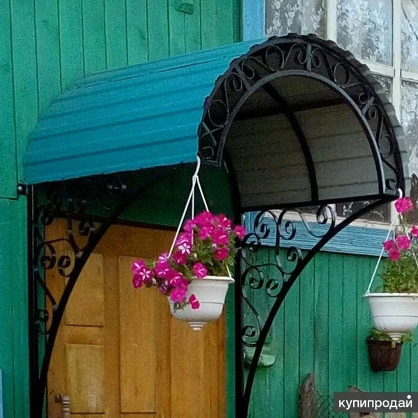 Фото Защитный козырек на входную дверь