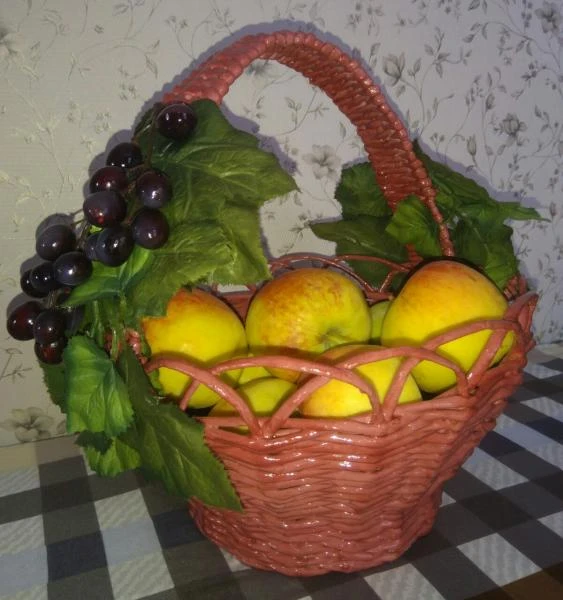 Фото Изделия из бумажной лозы