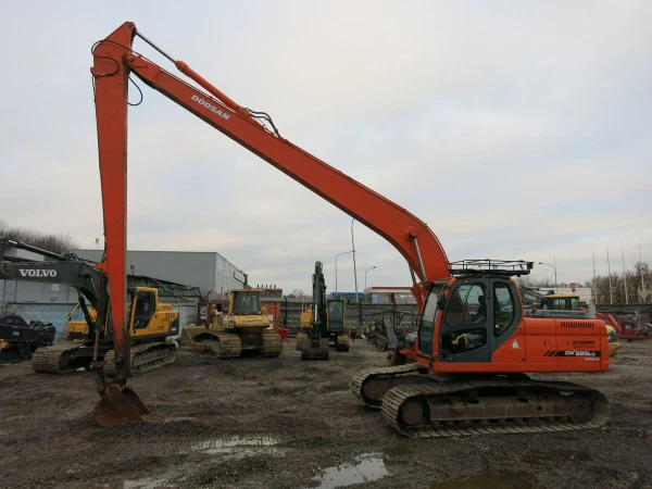 Фото Аренда длиннорукого экскаватора Doosan 210SLR