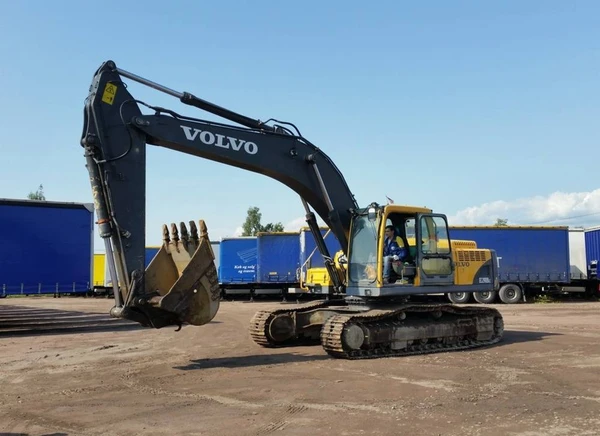 Фото Экскаватор гусеничный Volvo EC 290 BLC 2010 года