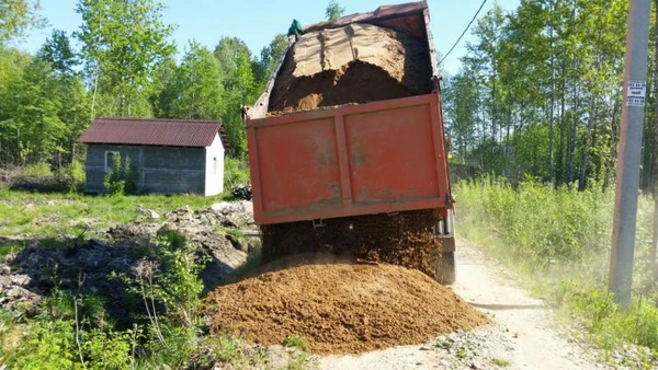 Фото Песок, Щебень, Отсев, Земля, ПГС, доставка от 1 м3
