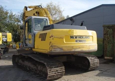 Фото New Holland E215LC