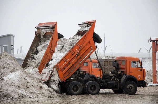 Фото Вывоз снега камаз