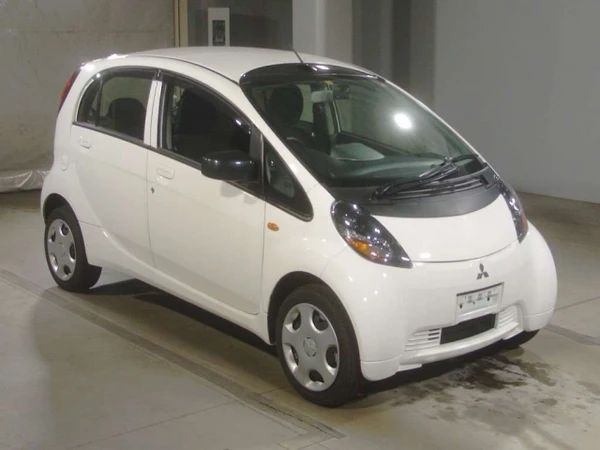 Фото Хэтчбек электромобиль Mitsubishi I-MIEV кузов HA4W модификация M гв 2015