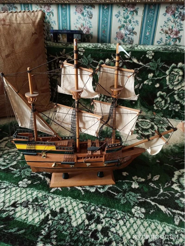 Фото Модель парусного корабля.