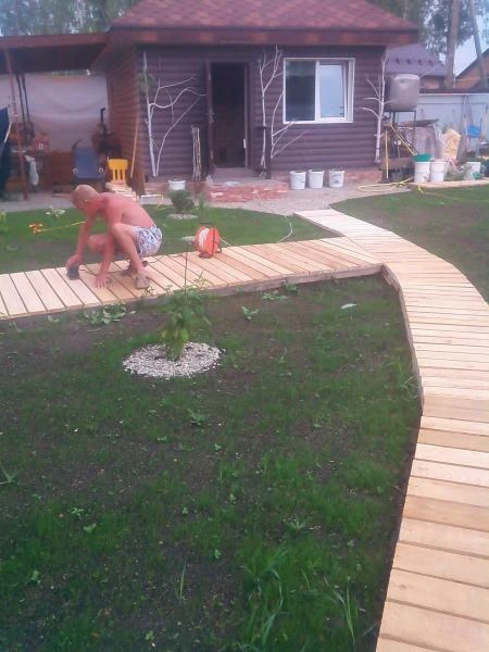 Фото Делаем дорожки из дерева.