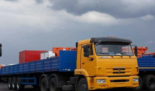 Фото Длинномер Камаз 20 тонн полуприцеп 13.6 метров