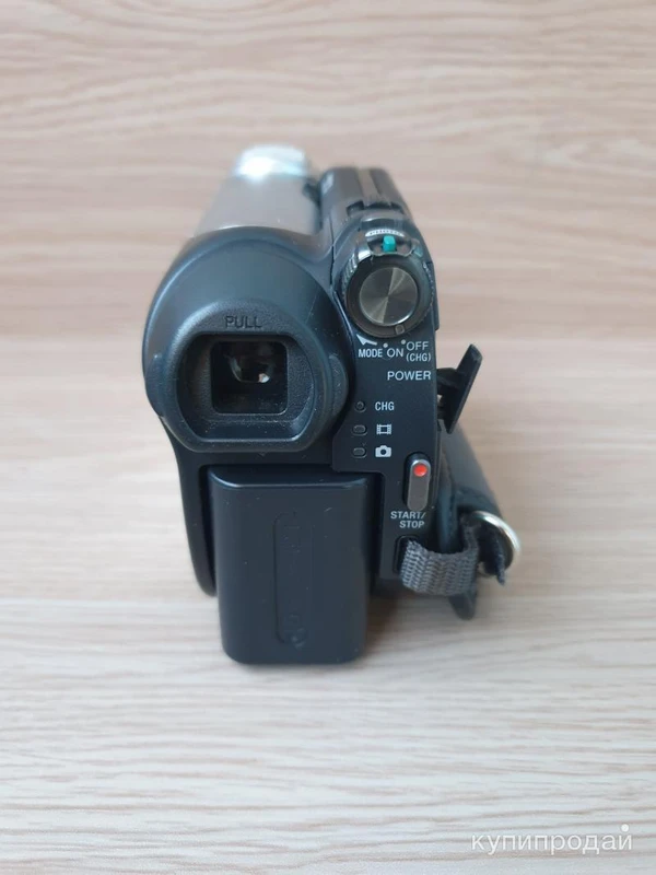 Видеокамера Sony DCR-DVD106E.