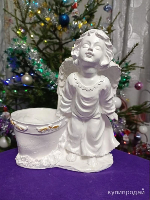 Фото Ангел с кашпо